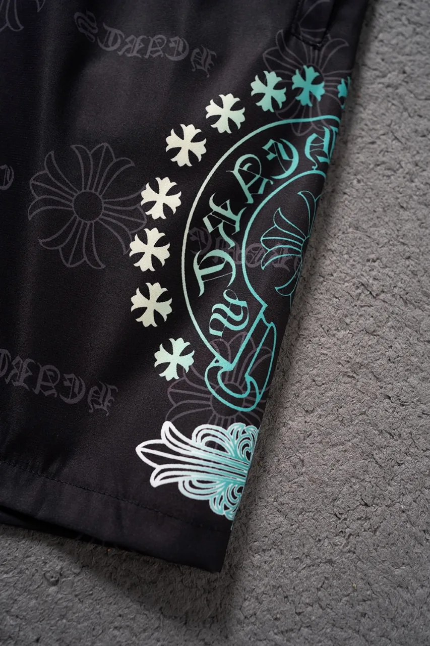 🅿️130 #V2434 [Replenishment all year round] 𝐂𝐡𝐫𝐨𝐦𝐞 𝐡𝐞𝐚𝐫𝐭𝐬 Croix heart new summer beach pants LV classic printed quick-drying three-quarter pants, same style for men and women, the fabric is made of polyester fiber for customers, stain-resistant and wrinkle-resistant, the most suitable material for summer outings It is guaranteed to be cool and comfortable enough at the same time. It is super stylish when you wear it casually. You can clearly see the texture and other things by looking at the photos. It is not an ordinary market material that can seduce a person who wants to go on vacation in minutes. Pockets on both sides. Drawstring at the waist. Very practical design, with impeccable workmanship, details and fit. Can be worn as casual pants or beach pants. A must-have for beach vacations, home leisure, gym equipment, morning running and night running. Practicality takes into account functionality. Color: Black White Size: M-XXXL